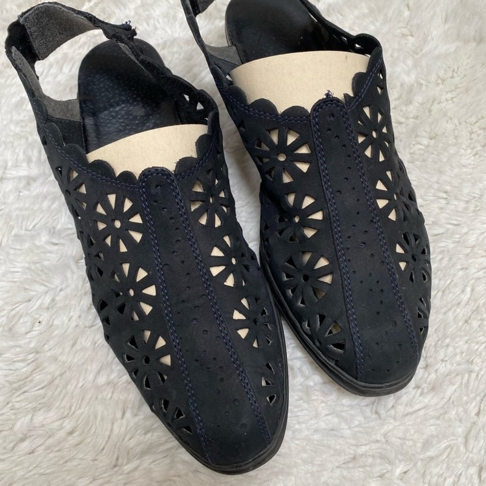 Vintage - Suede Sandals
